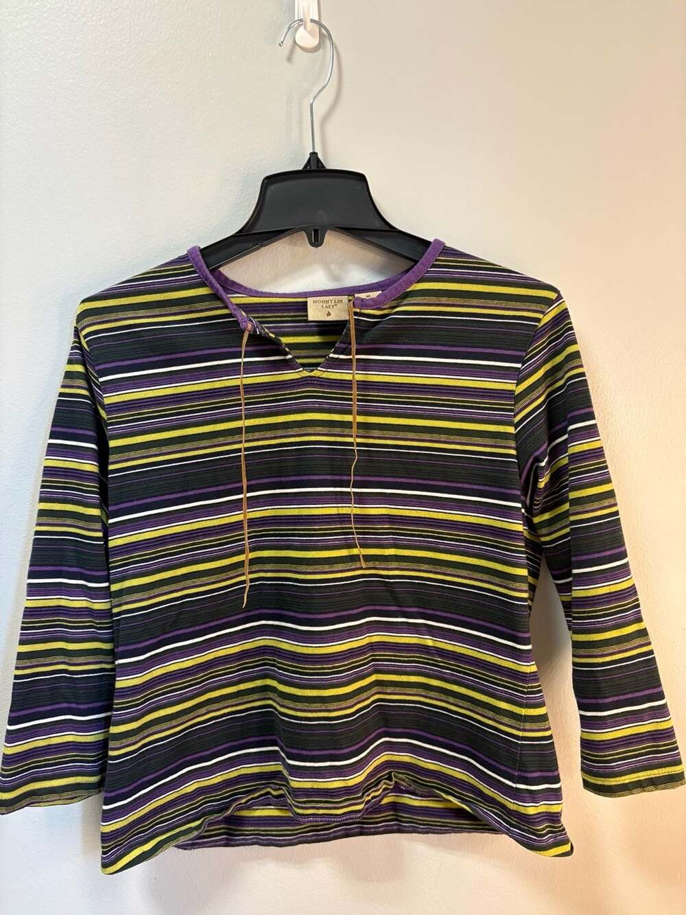 Mountain Lake Striped Long Sleeve V-Neck Shirt Size M